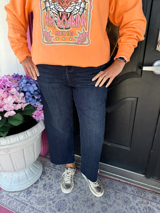 Eastmoor Stride Wide Crop