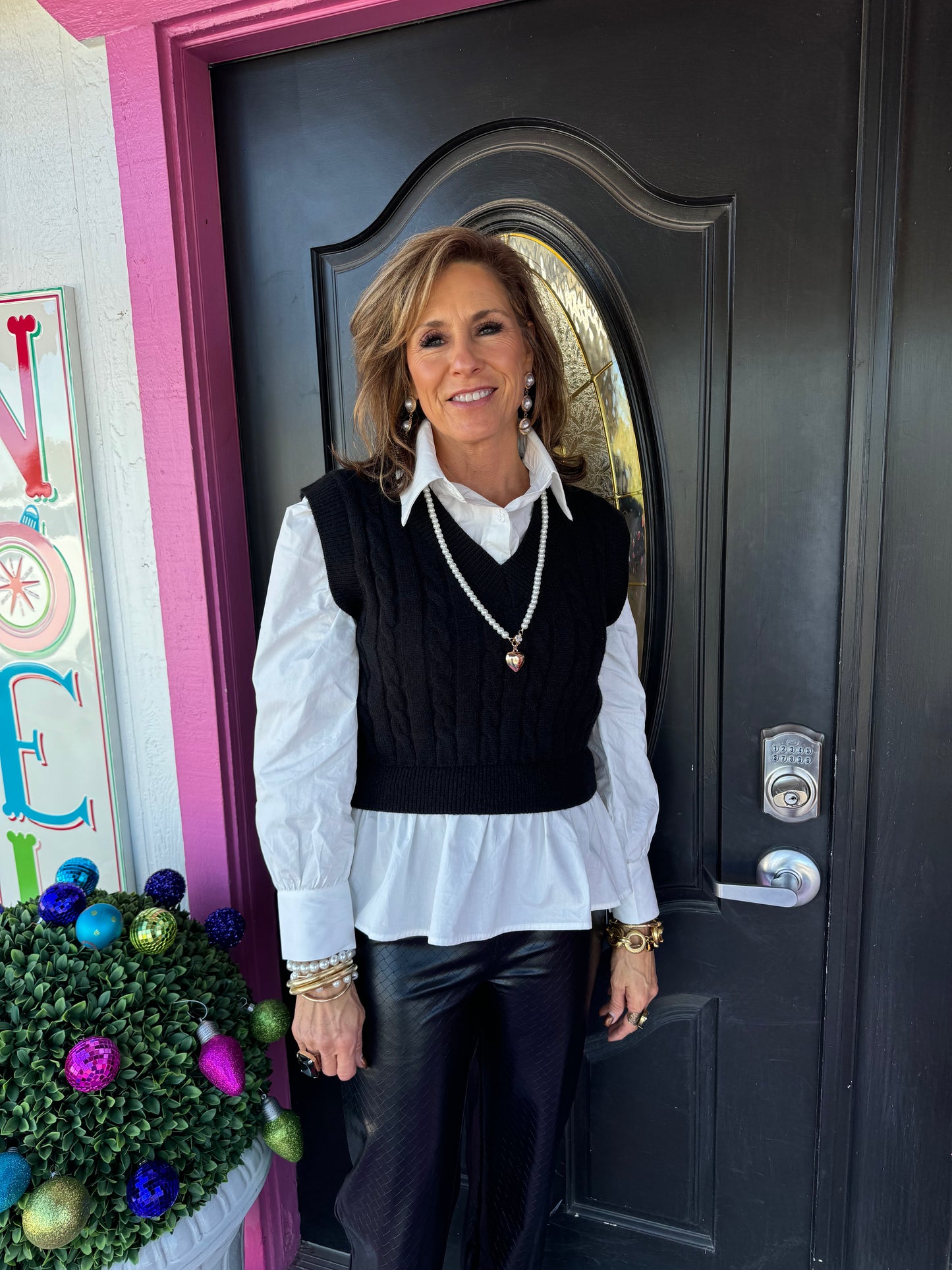 Blk/White Knit Vest Collar Top