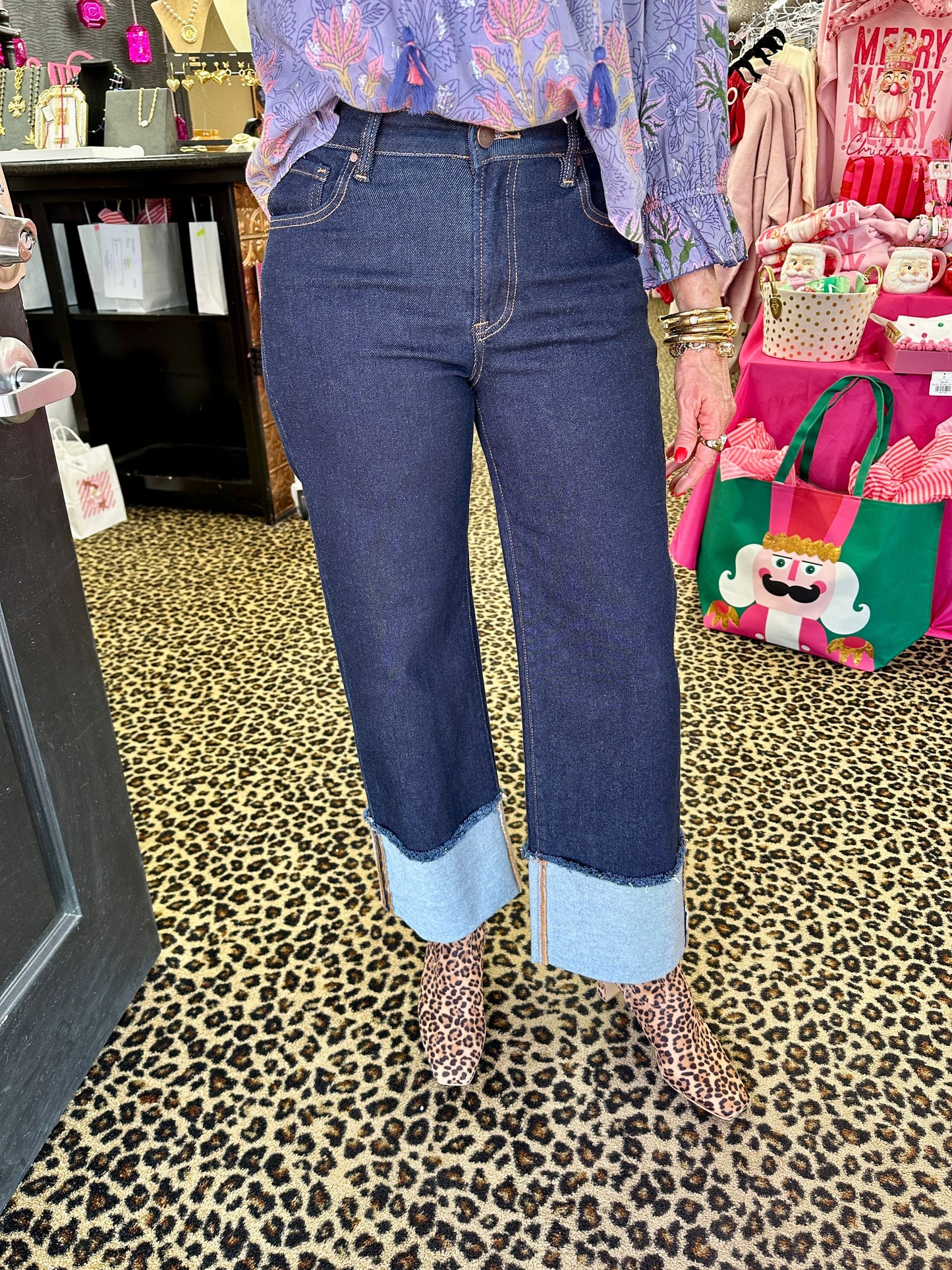 Dark MR Wide Leg & Cuff Jean