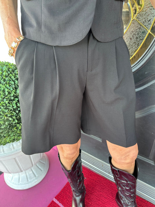 Black HR Bermuda Short