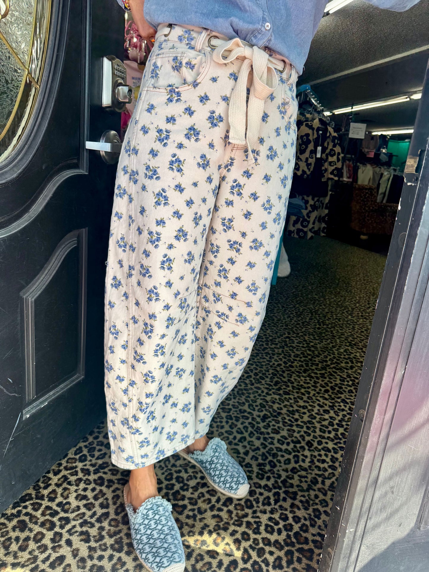 Cream Blue Floral Tie Denim Pant