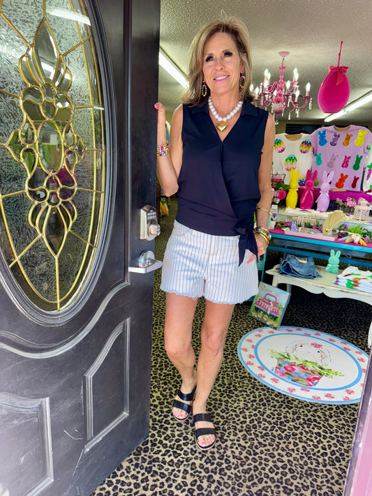 Black Sleeveless Collar Tie Top