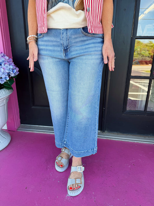 Medium Double Button Crop Wide