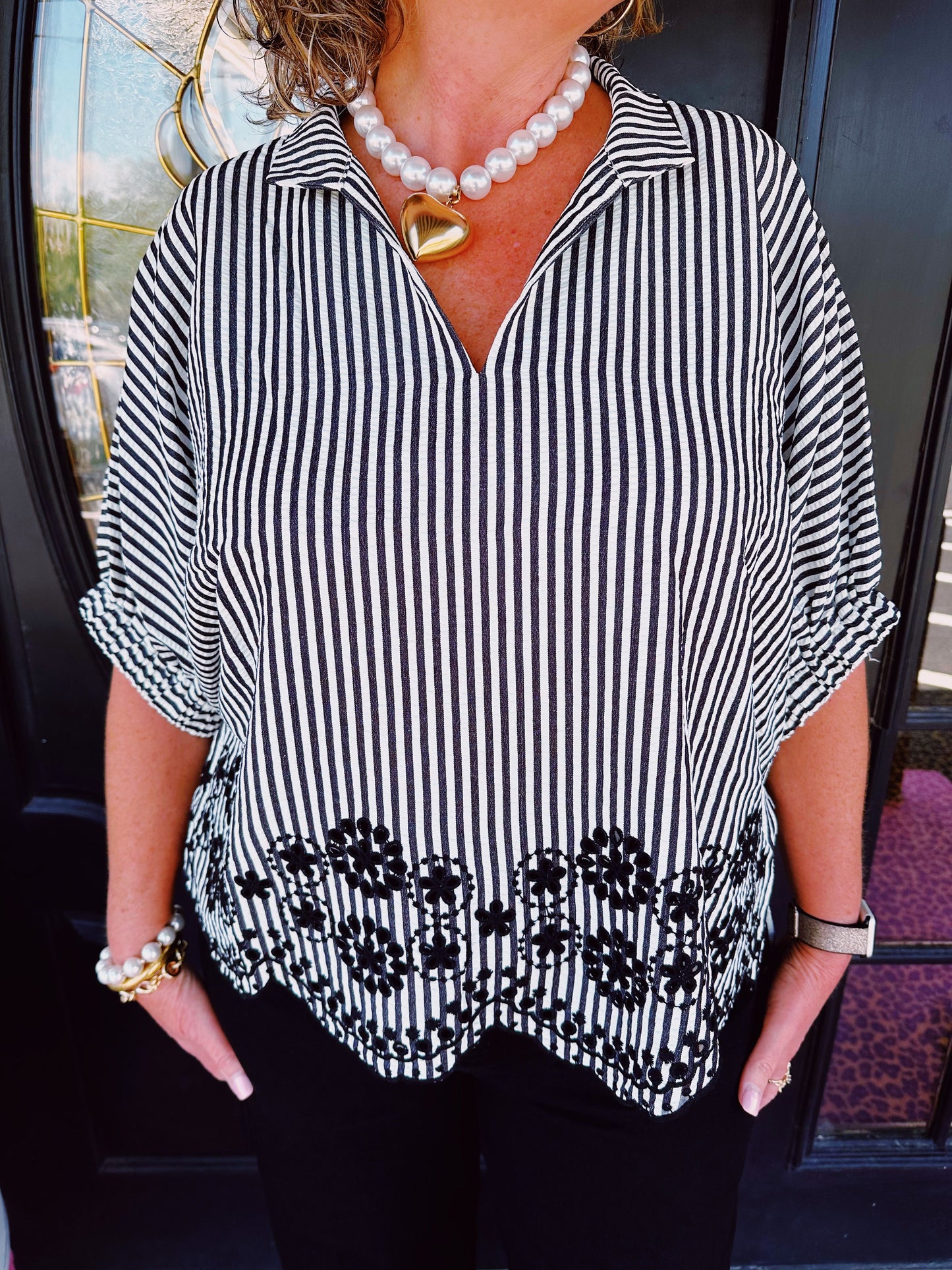 Blk Striped SS Scallop Hem Top
