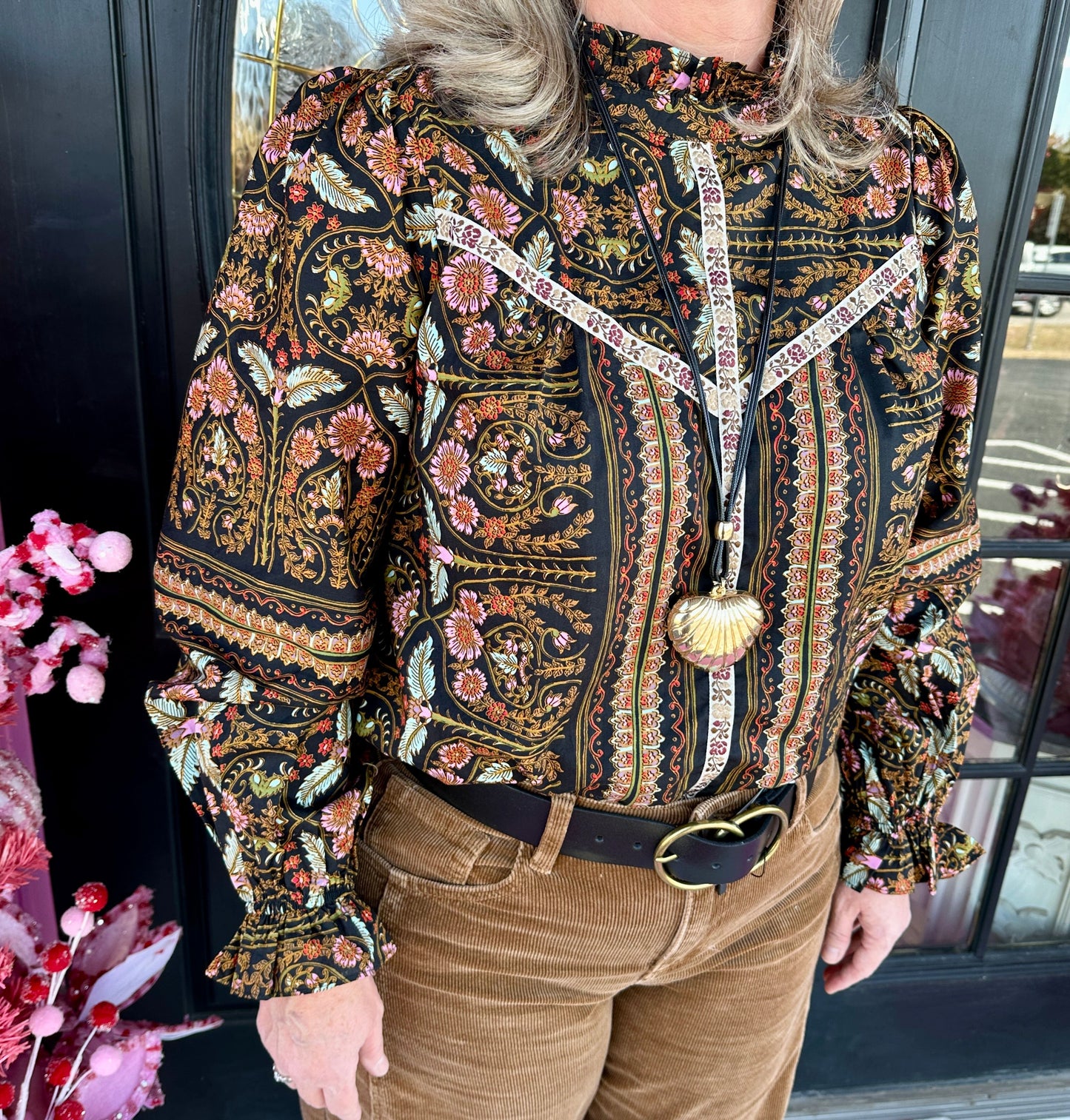 Black Multi Trim Front Trim Top