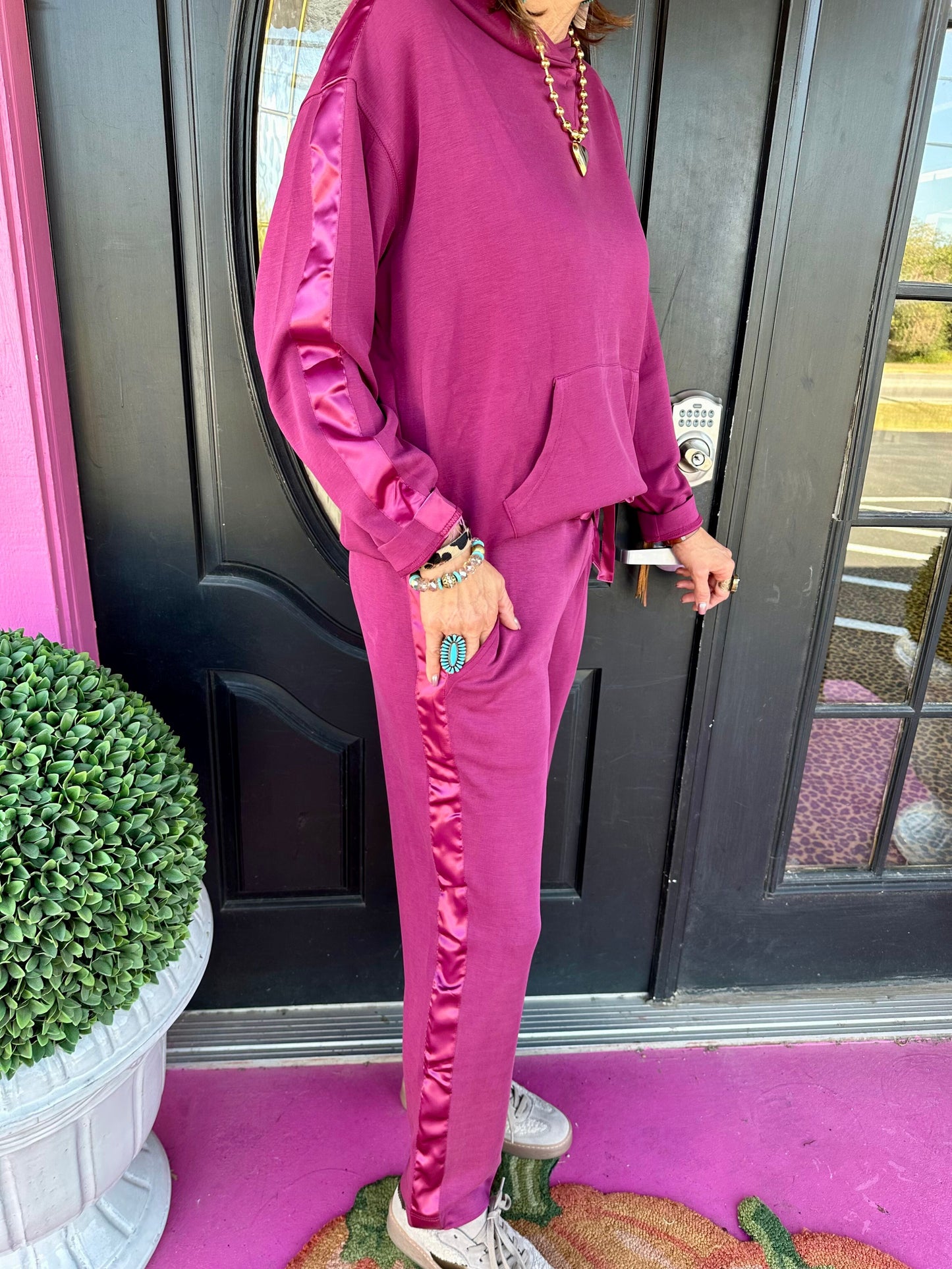 Stain Trim Detail Lounge Set