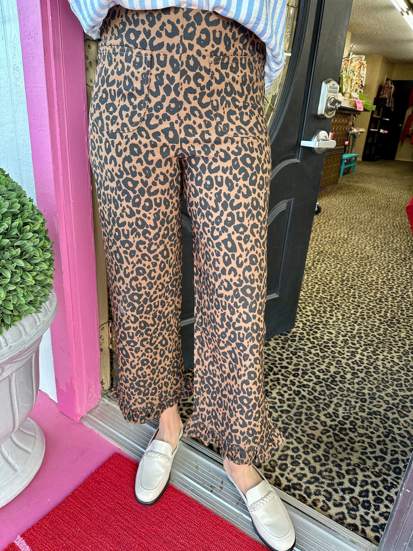 Leopard Zipper Back Ruffle Pant