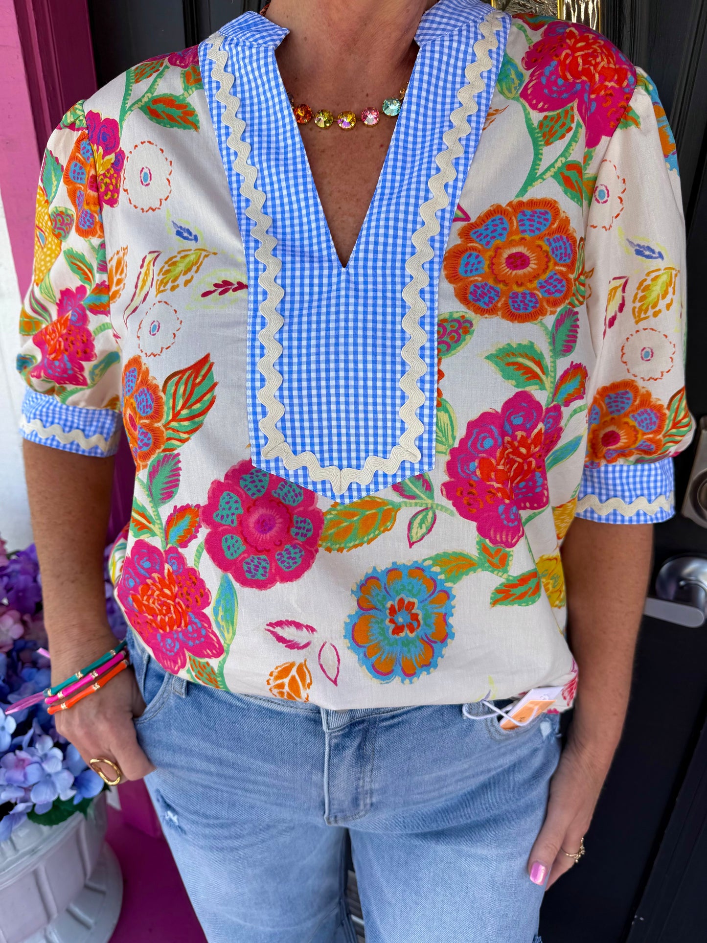 Blue Trim SS Floral V-neck Top