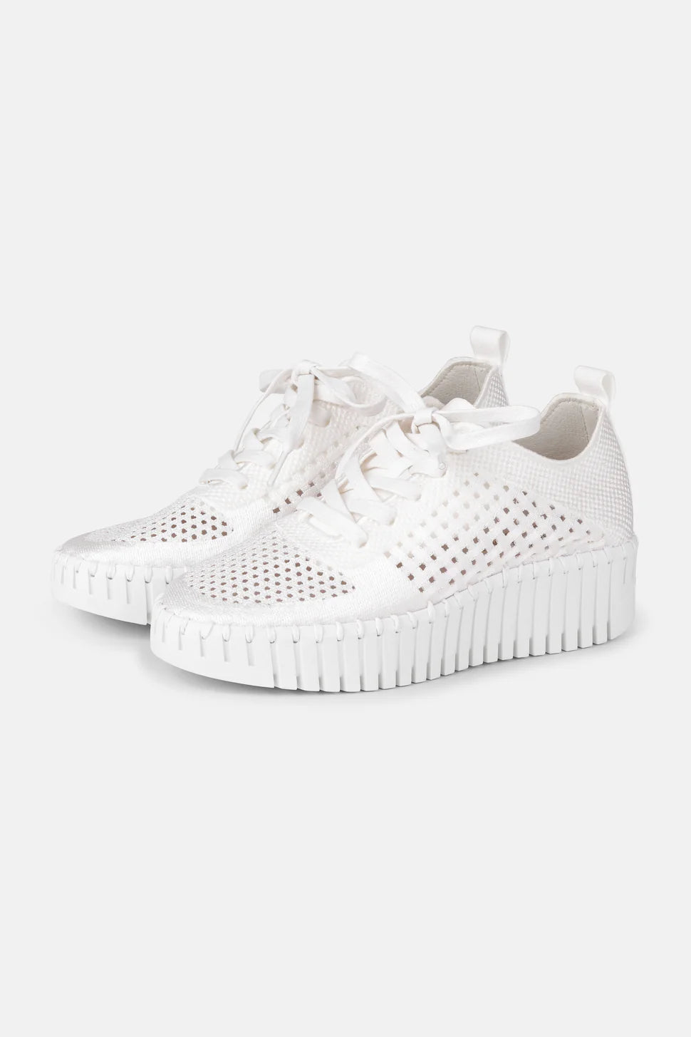 Tulip White Embroidery Tennis Shoe