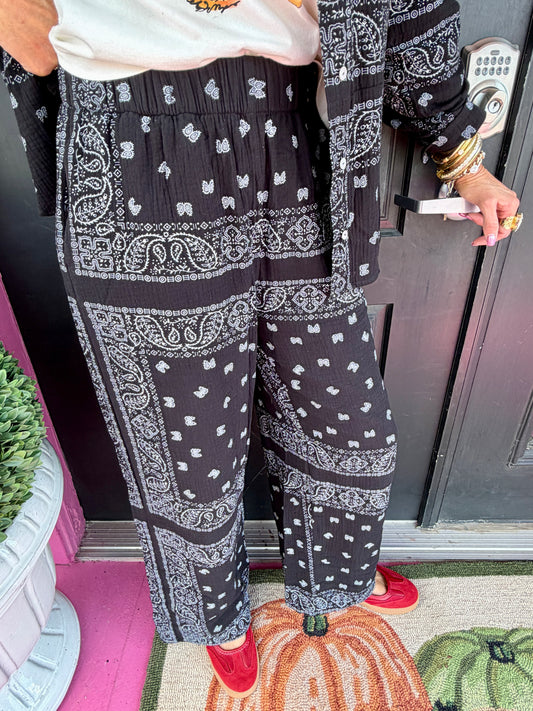 Blk Bandana Wide Leg Pant