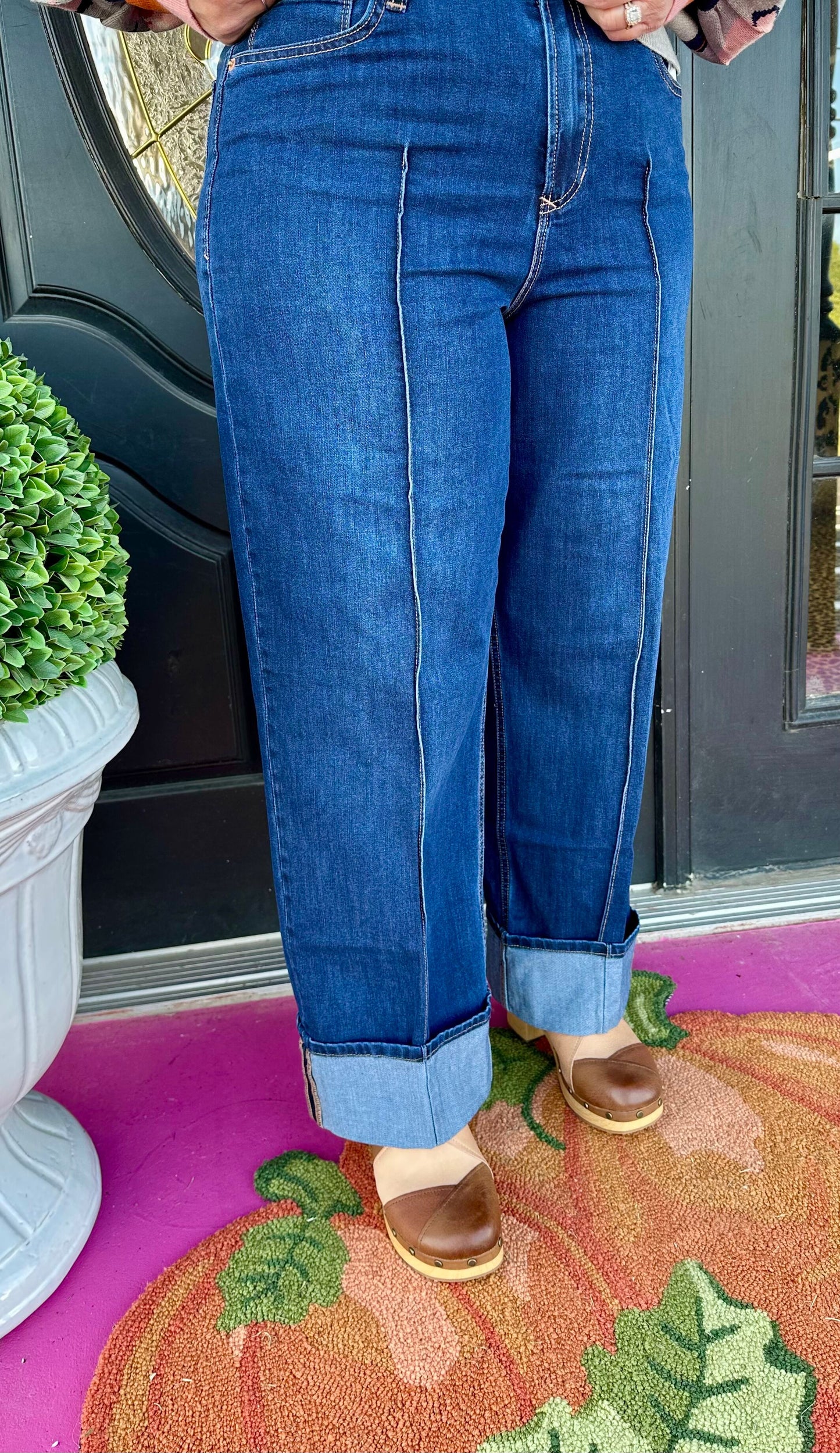 Holly Star Demand Dark Ankle Jean