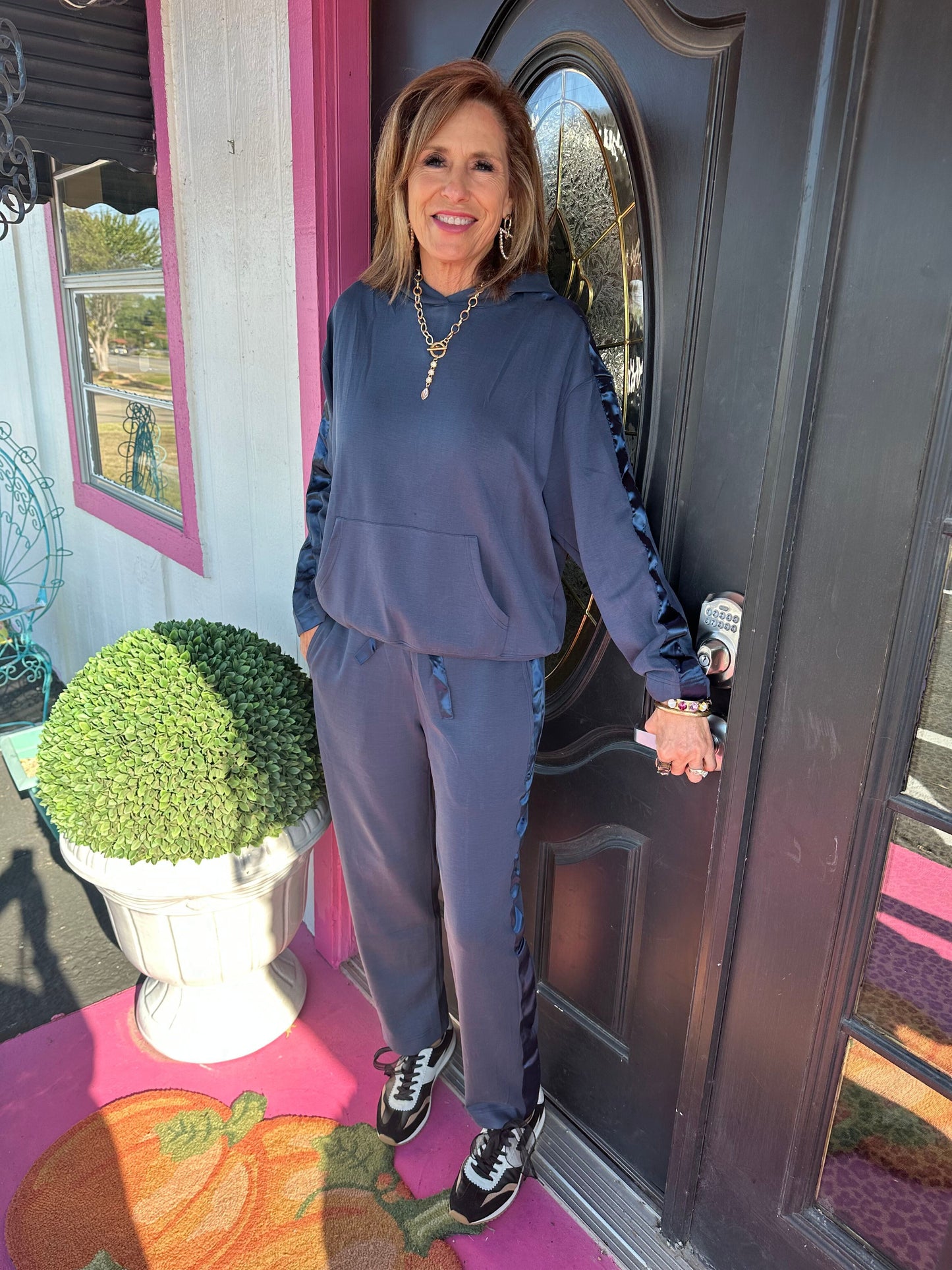 Stain Trim Detail Lounge Set